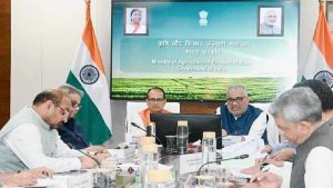 पराली जलाने पर रोक के लिए युद्ध स्तर पर जुटें राज्य, किसानों को सस्ते विकल्प देना जरूरी: शिवराज सिंह चौहान