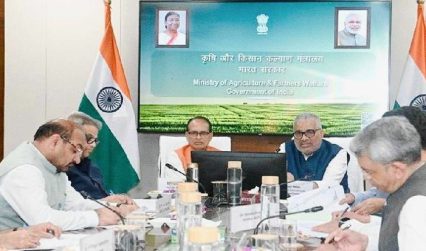 पराली जलाने पर रोक के लिए युद्ध स्तर पर जुटें राज्य, किसानों को सस्ते विकल्प देना जरूरी: शिवराज सिंह चौहान