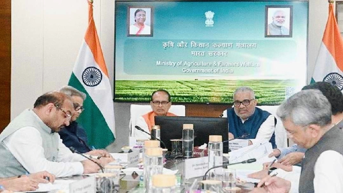 पराली जलाने पर रोक के लिए युद्ध स्तर पर जुटें राज्य, किसानों को सस्ते विकल्प देना जरूरी: शिवराज सिंह चौहान