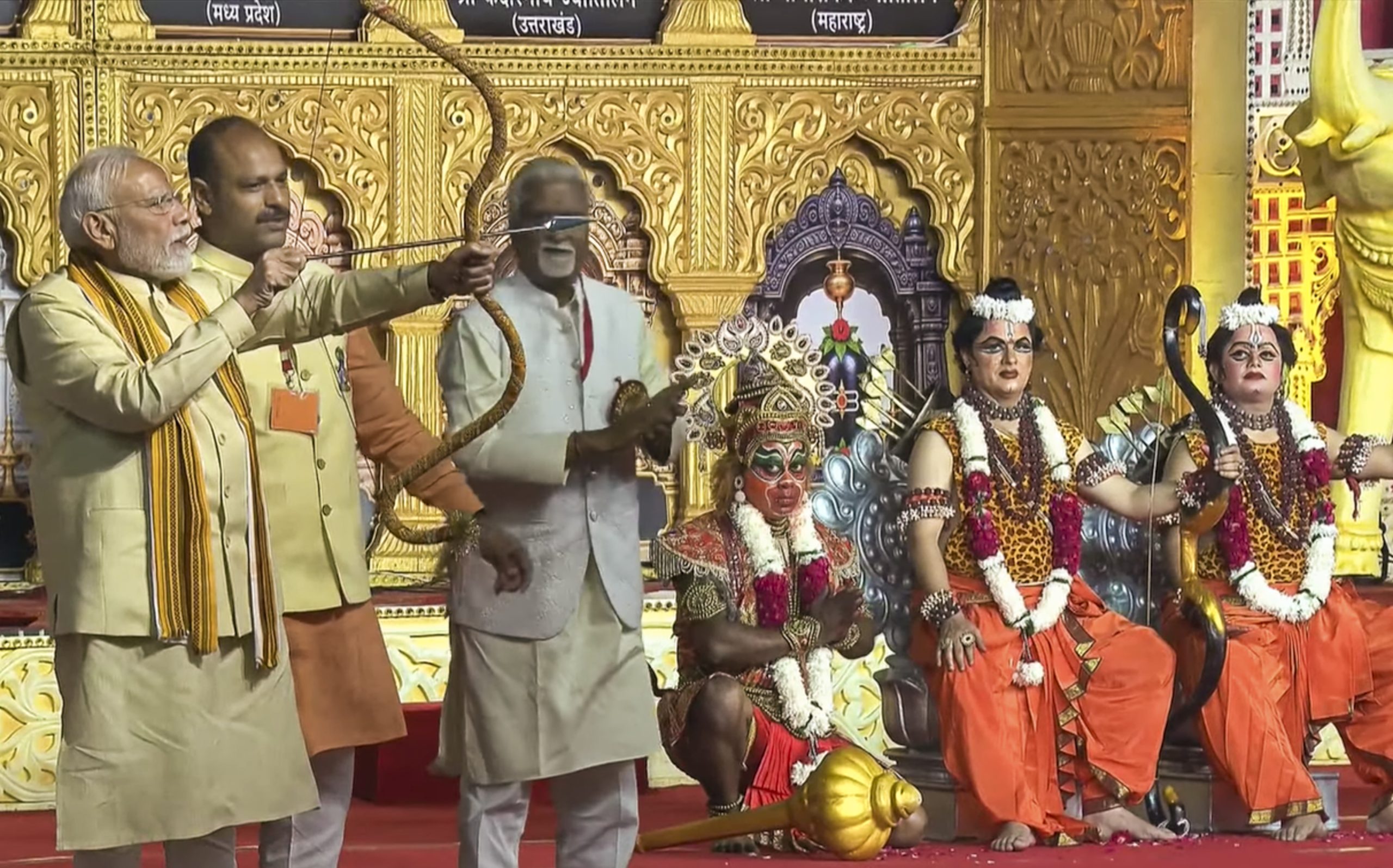 असत्य पर सत्य सनातन की विजय का विश्वास, दशहरा केवल त्योहार नहीं, ये भारत की प्राण ऊर्जा हैं : प्रधानमंत्री मोदी