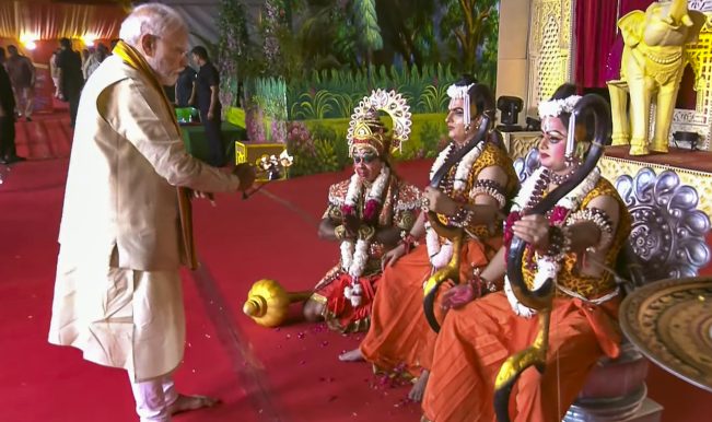 PM Modi takes part in ‘Dussehra’ festival in Delhi