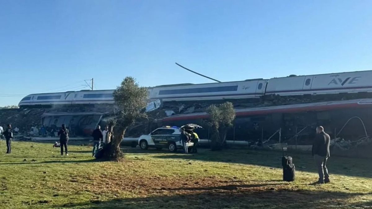 At least 30 people killed in Spain when two high-speed trains collide