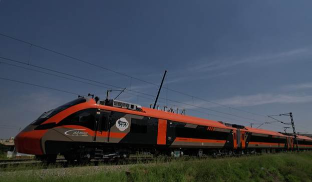 Yogi Adityanath, Ashwini Vaishnaw to flag off Vande Bharat Sleeper Express between Varanasi and New Delhi tomorrow