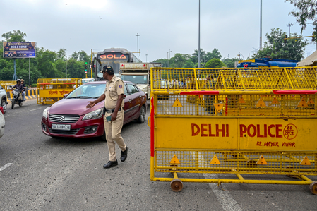 1 नवंबर से दिल्ली में वाहनों पर सख्त पाबंदी, ट्रैफिक पुलिस ने जारी की संशोधित GRAP गाइडलाइंस